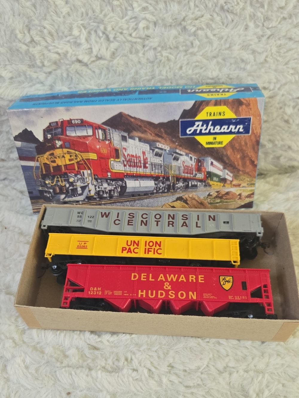 Scale Train Cars Set NEW IN BOX